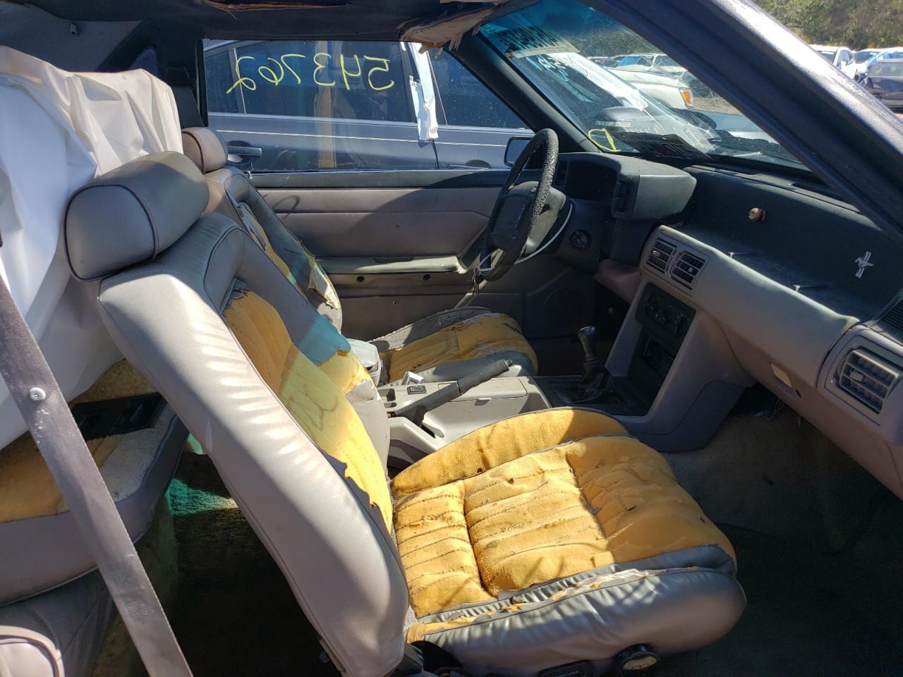 Photo 5 from auction – 1992 FORD MUSTANG GT with VIN 1FACP42E0NF146028