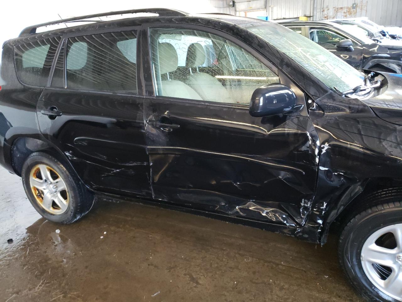 Photo 9 from auction – 2010 TOYOTA RAV4 with VIN JTMBF4DV9A5017923