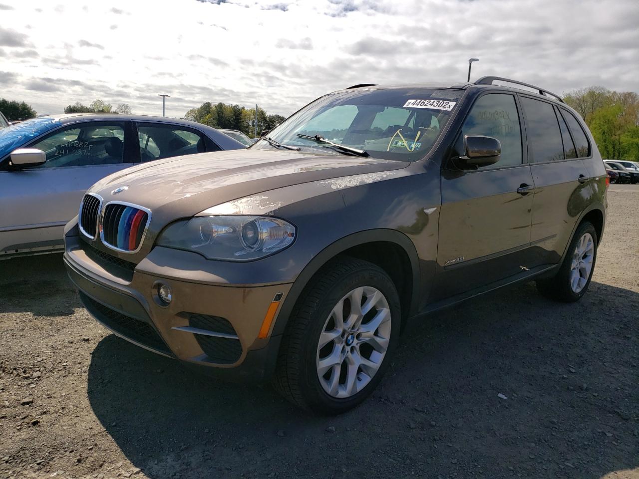Photo 2 from auction – 2013 BMW X5 XDRIVE3 with VIN 5UXZV4C57D0B04600