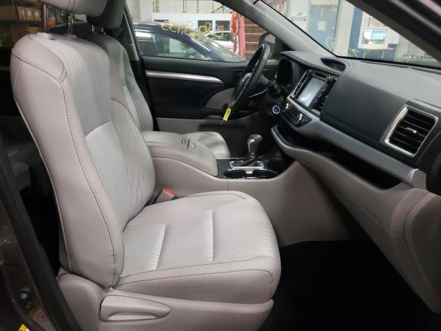 Photo 5 from auction – 2019 TOYOTA HIGHLANDER with VIN 5TDBZRFH4KS743972