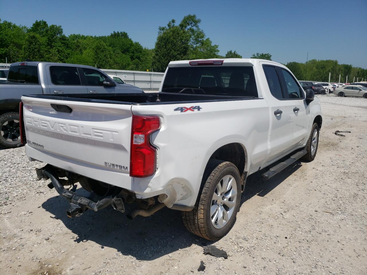 Photo 4 from auction – 2019 CHEVROLET SILVERADO with VIN 1GCRYBEF0KZ200514