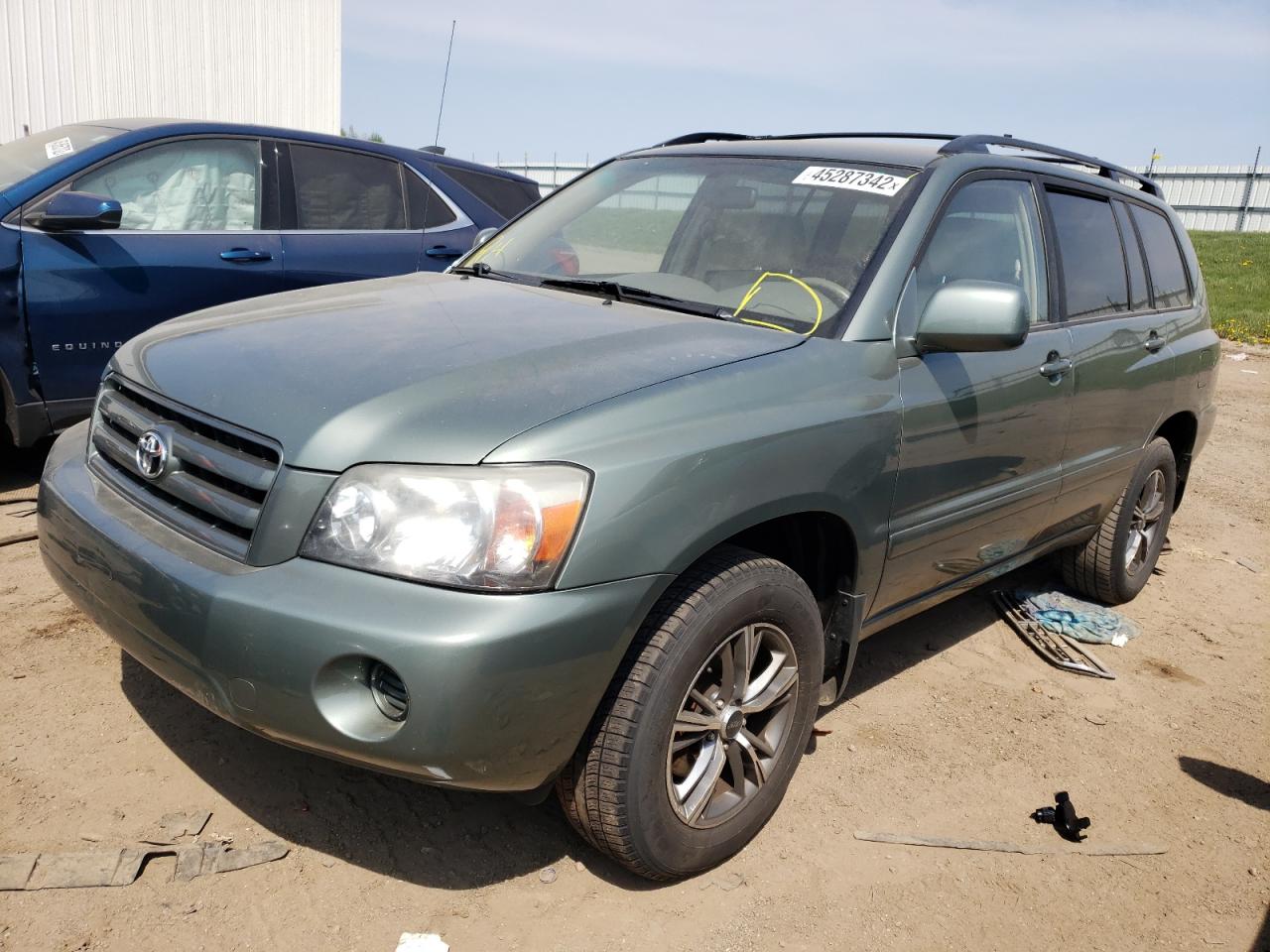 Photo 2 from auction – 2005 TOYOTA HIGHLANDER with VIN JTEGD21A150129485
