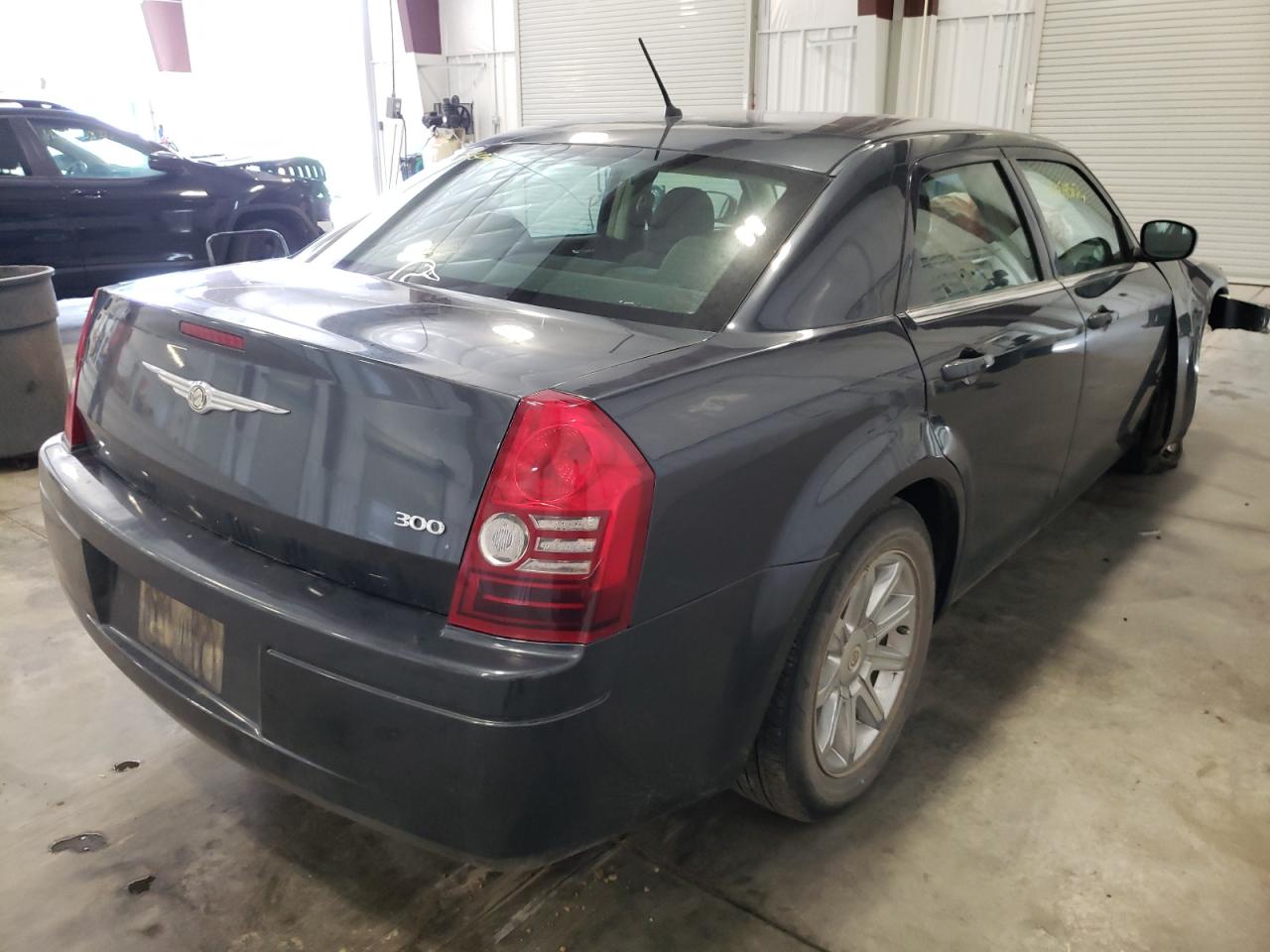 Photo 4 from auction – 2008 CHRYSLER 300 LX with VIN 2C3KA43R58H176416