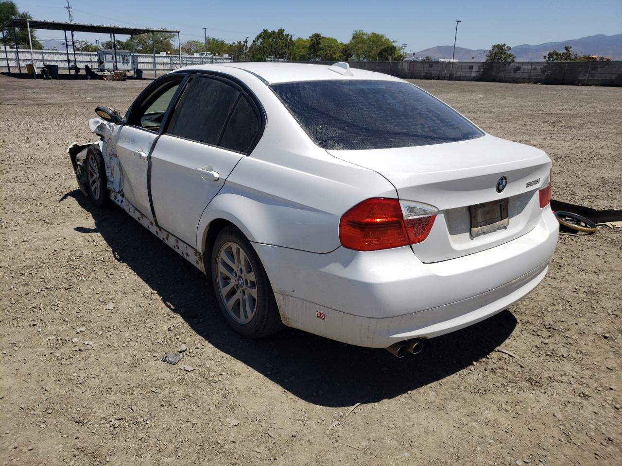 Photo 3 from auction – 2006 BMW 325 I with VIN WBAVB13546KX40979