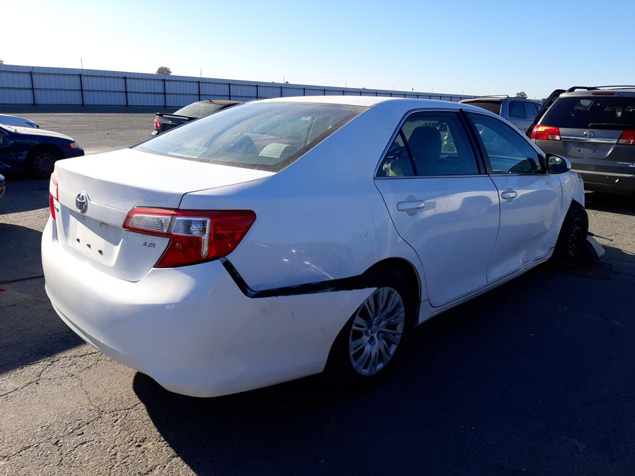 Photo 4 from auction – 2013 TOYOTA CAMRY L with VIN 4T1BF1FK9DU226988