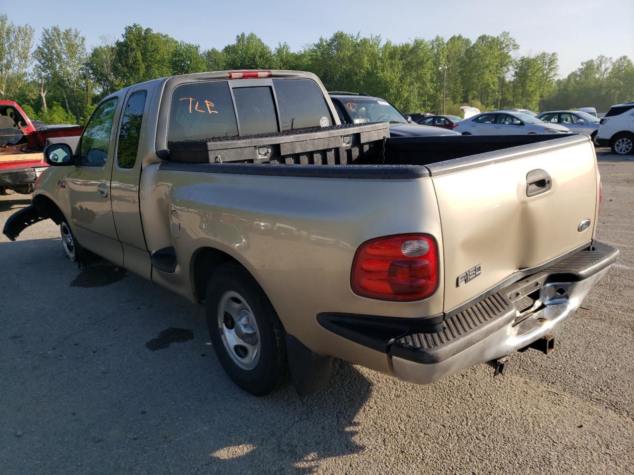 Photo 3 from auction – 2000 FORD F150 with VIN 1FTRX07W9YKA49291