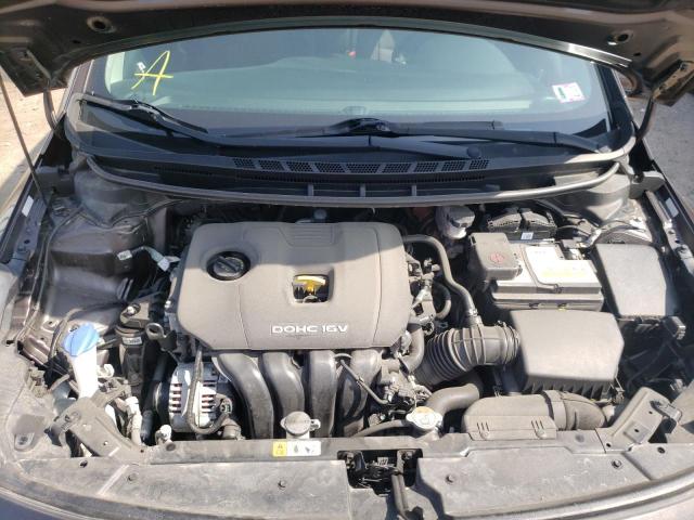 Photo 7 from auction – 2018 KIA FORTE LX with VIN 3KPFK4A71JE225561