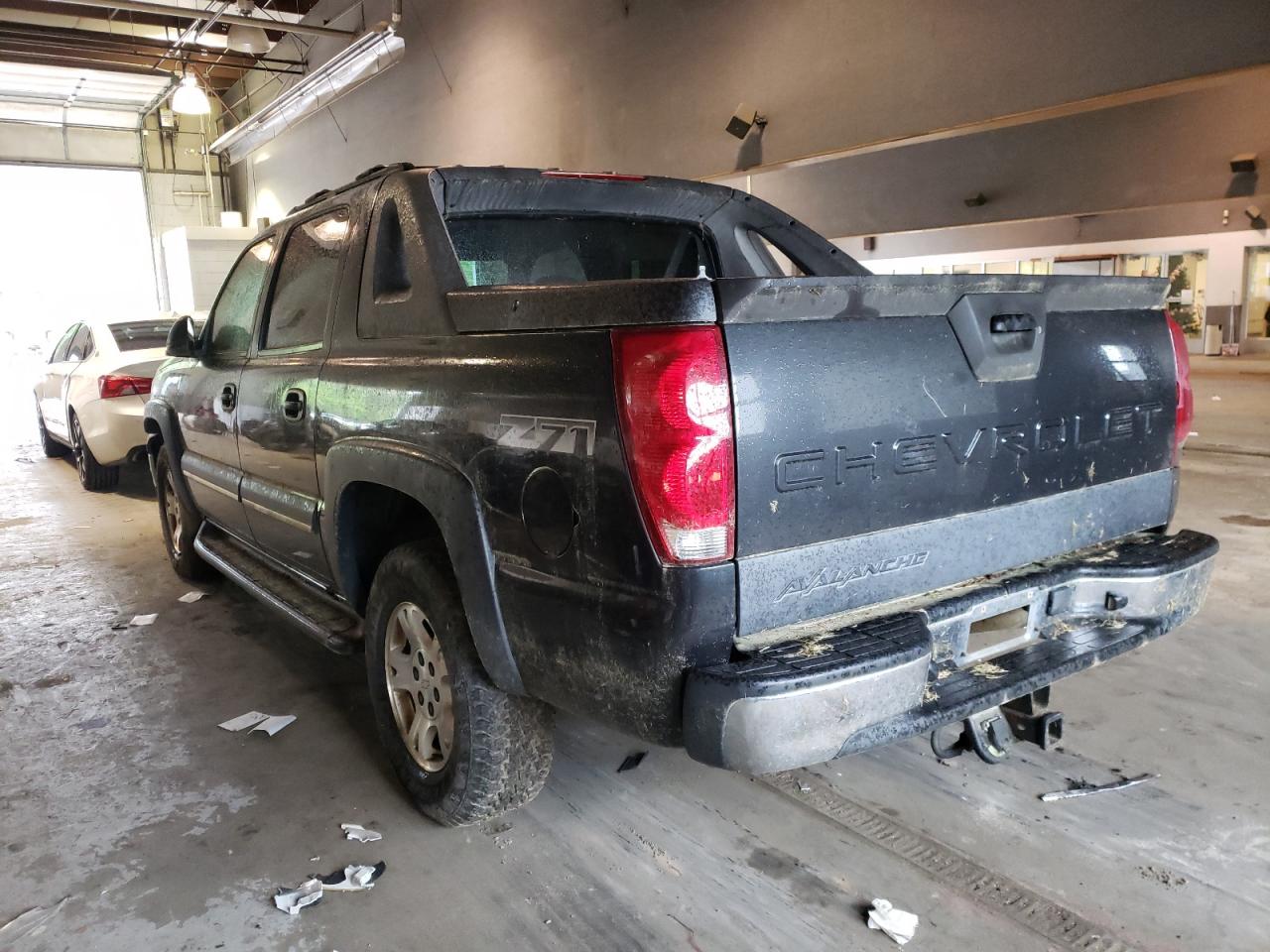 Photo 3 from auction – 2004 CHEVROLET AVALANCHE with VIN 3GNEK12T94G131952