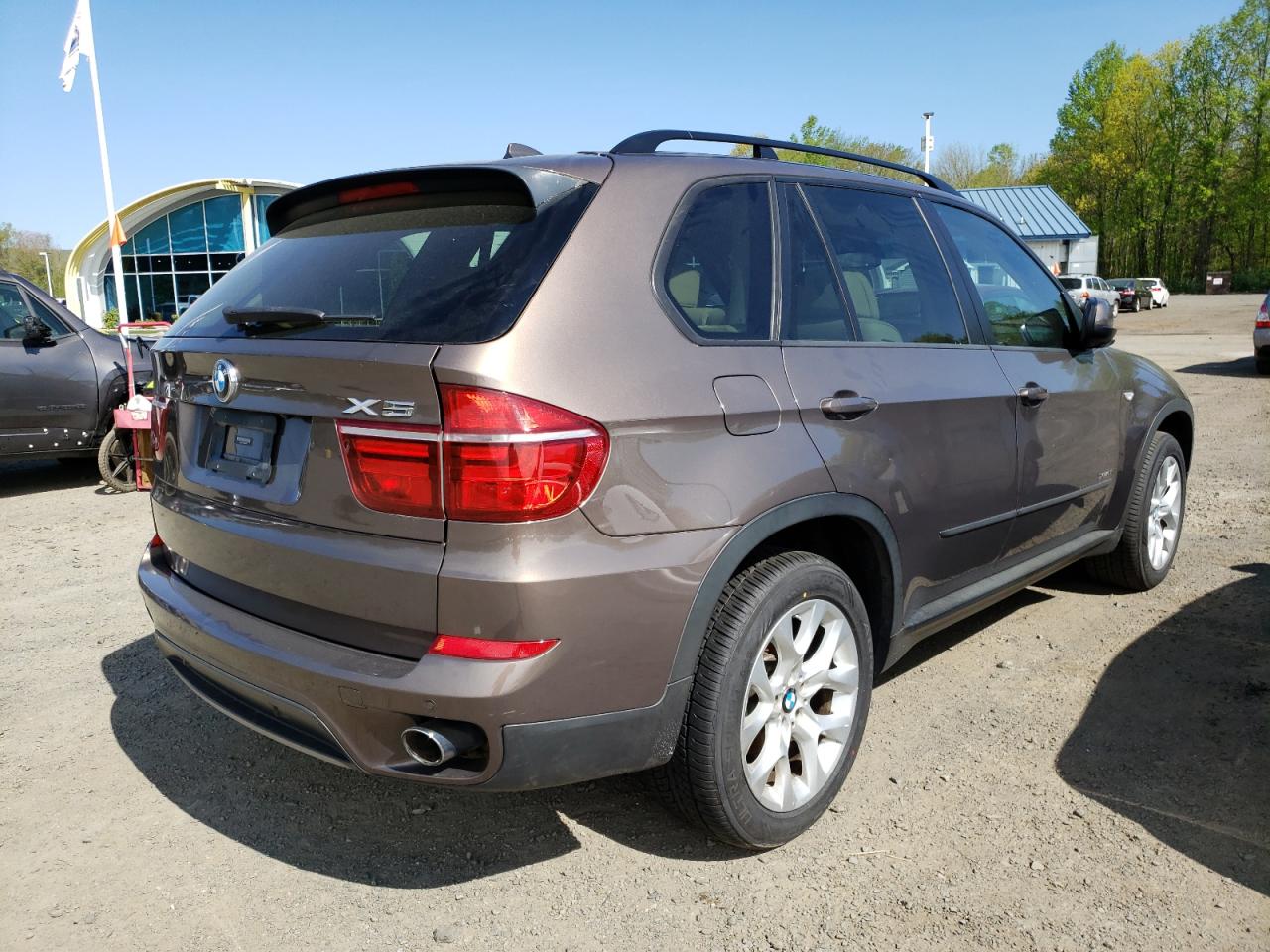 Photo 4 from auction – 2013 BMW X5 XDRIVE3 with VIN 5UXZV4C57D0B04600