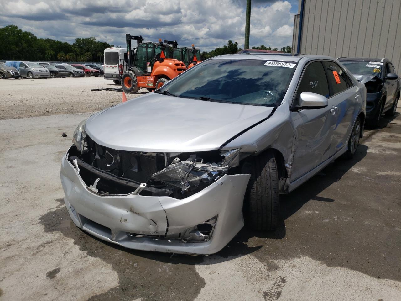 Photo 2 from auction – 2014 TOYOTA CAMRY L with VIN 4T1BF1FK9EU339115