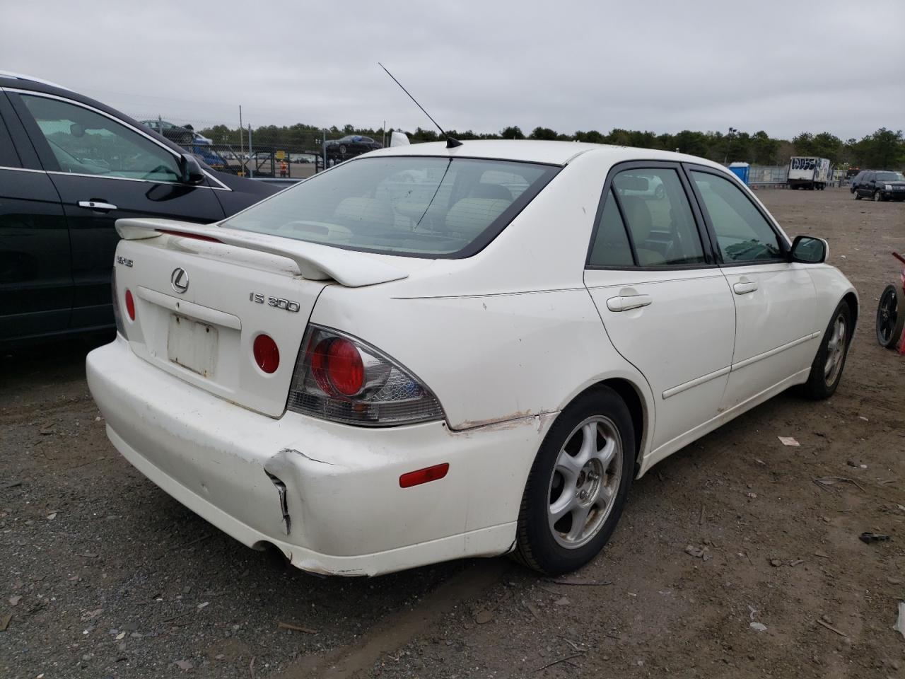 Photo 4 from auction – 2001 LEXUS IS 300 with VIN JTHBD182210005595