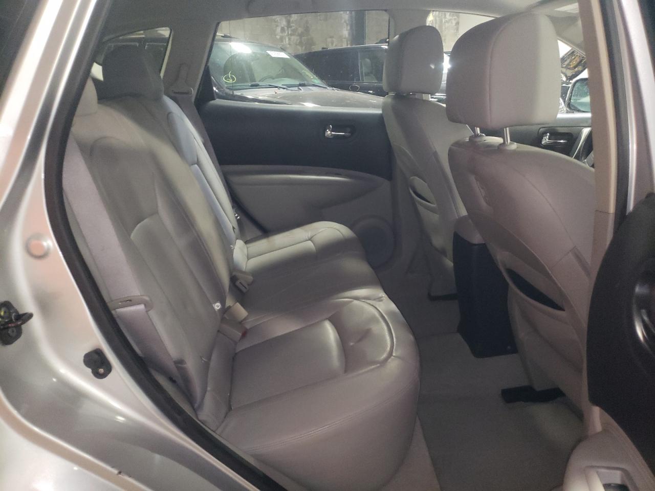 Photo 6 from auction – 2011 NISSAN ROGUE S with VIN JN8AS5MV3BW669028