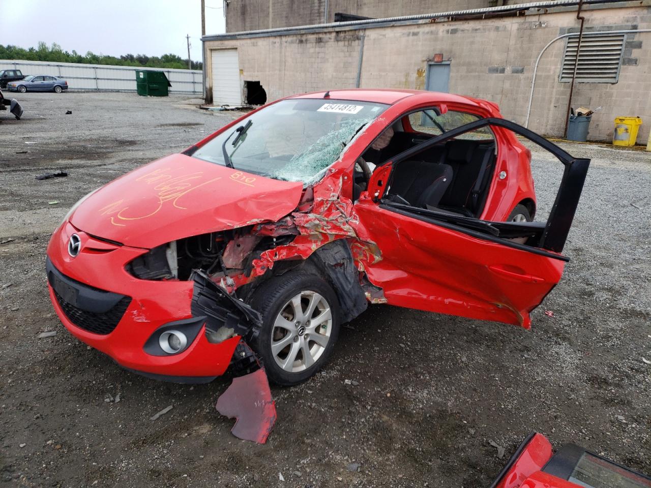 Photo 2 from auction – 2013 MAZDA MAZDA2 with VIN JM1DE1LZXD0168057