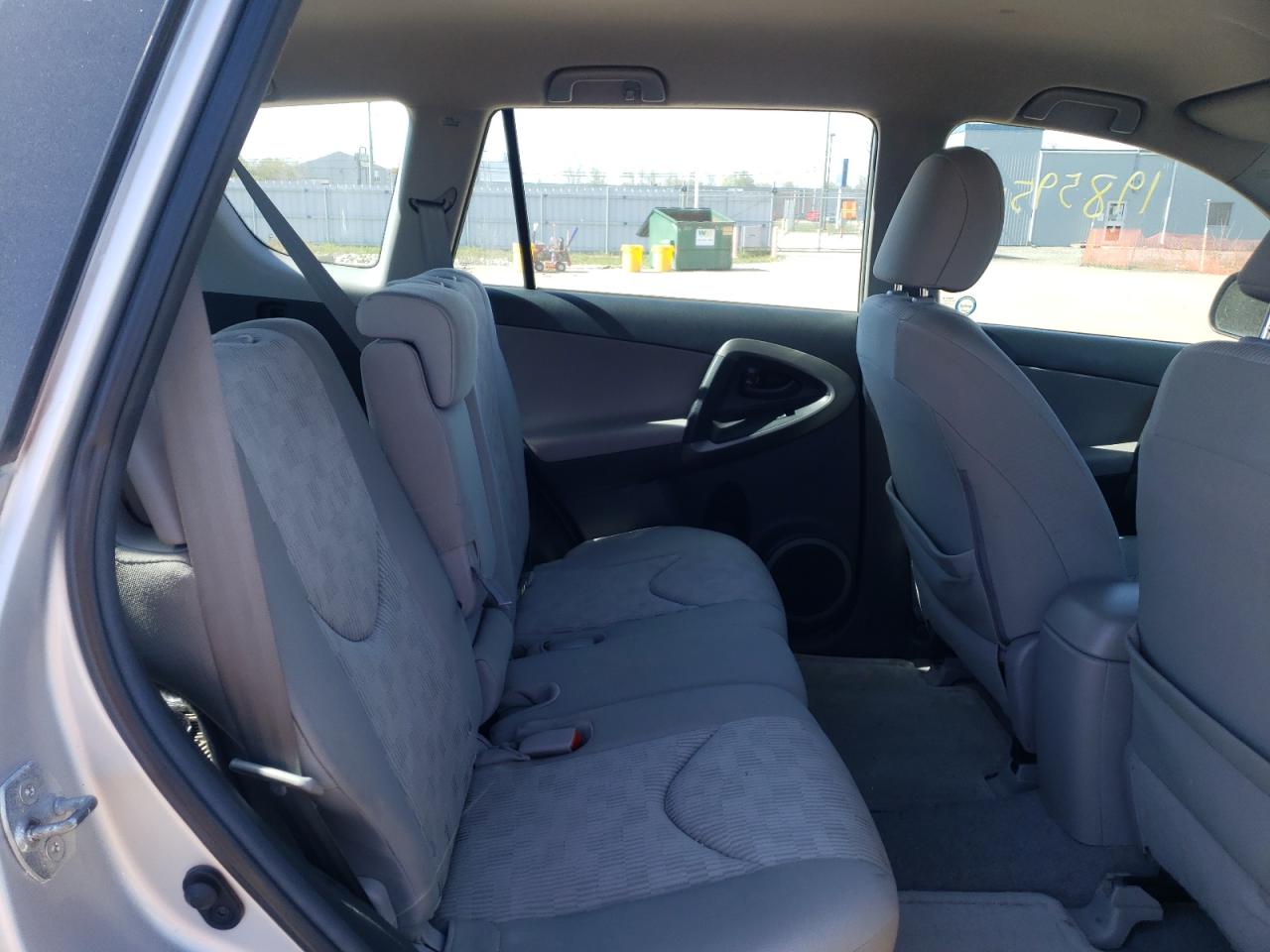 Photo 6 from auction – 2011 TOYOTA RAV4 with VIN 2T3ZF4DV6BW097688