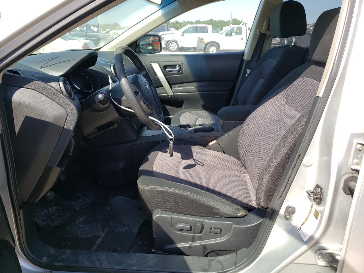Photo 5 from auction – 2013 NISSAN ROGUE S with VIN JN8AS5MT0DW501431