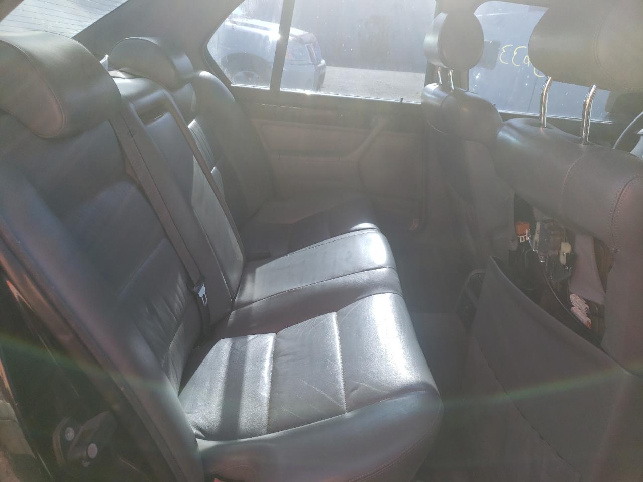 Photo 6 from auction – 1990 BMW 735 I AUTO with VIN WBAGB4310LDB64950