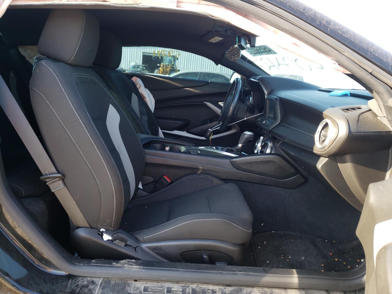 Photo 5 from auction – 2018 CHEVROLET CAMARO LT with VIN 1G1FB1RX9J0191728