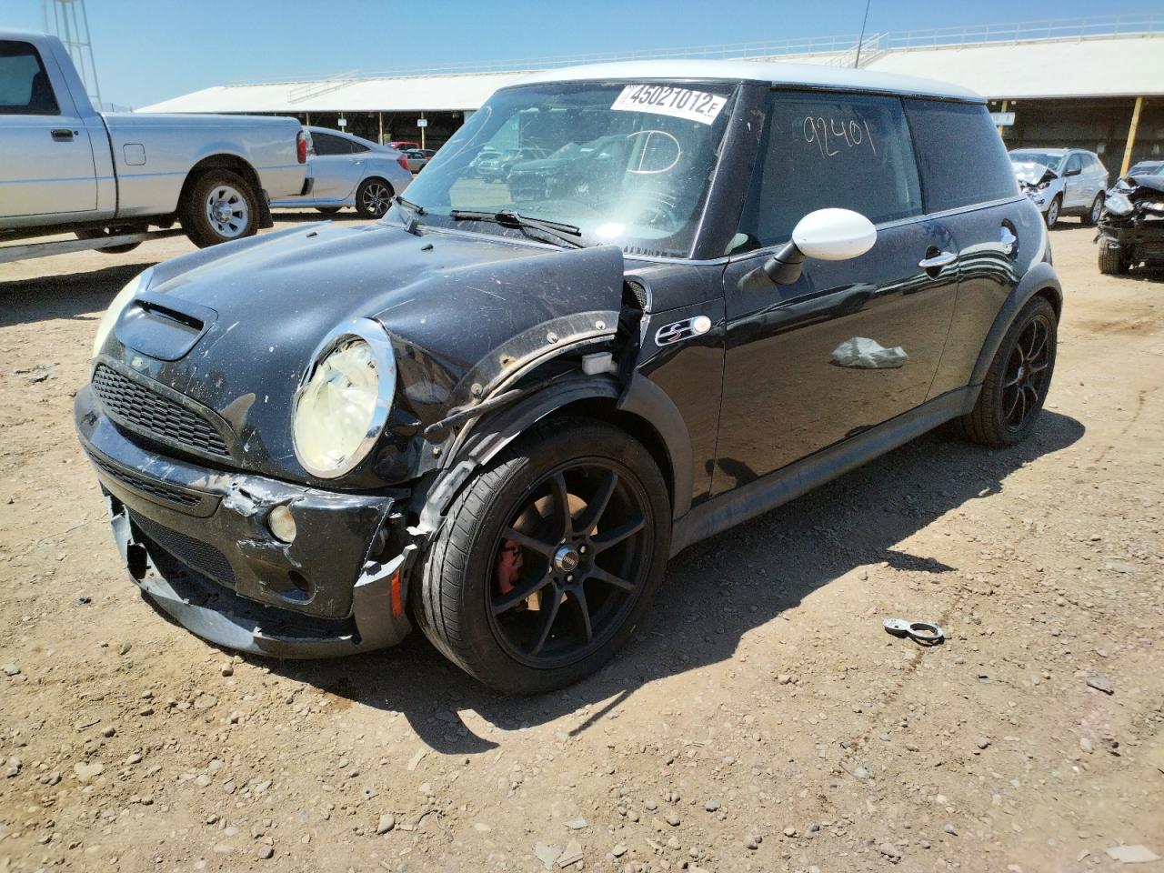 Photo 2 from auction – 2006 MINI COOPER S with VIN WMWRE33516TN25560