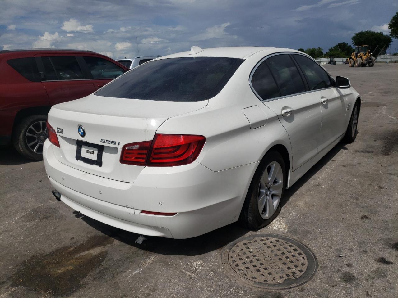 Photo 4 from auction – 2012 BMW 528 XI with VIN WBAXH5C51CDW09748