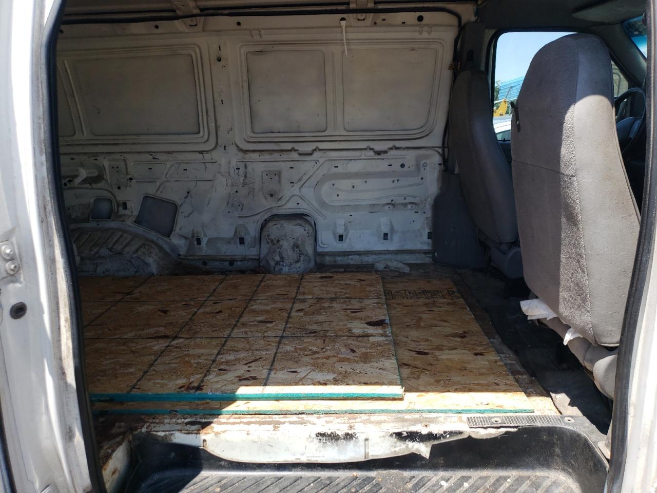 Photo 6 from auction – 1999 FORD ECONOLINE with VIN 1FTPE2420XHA32854