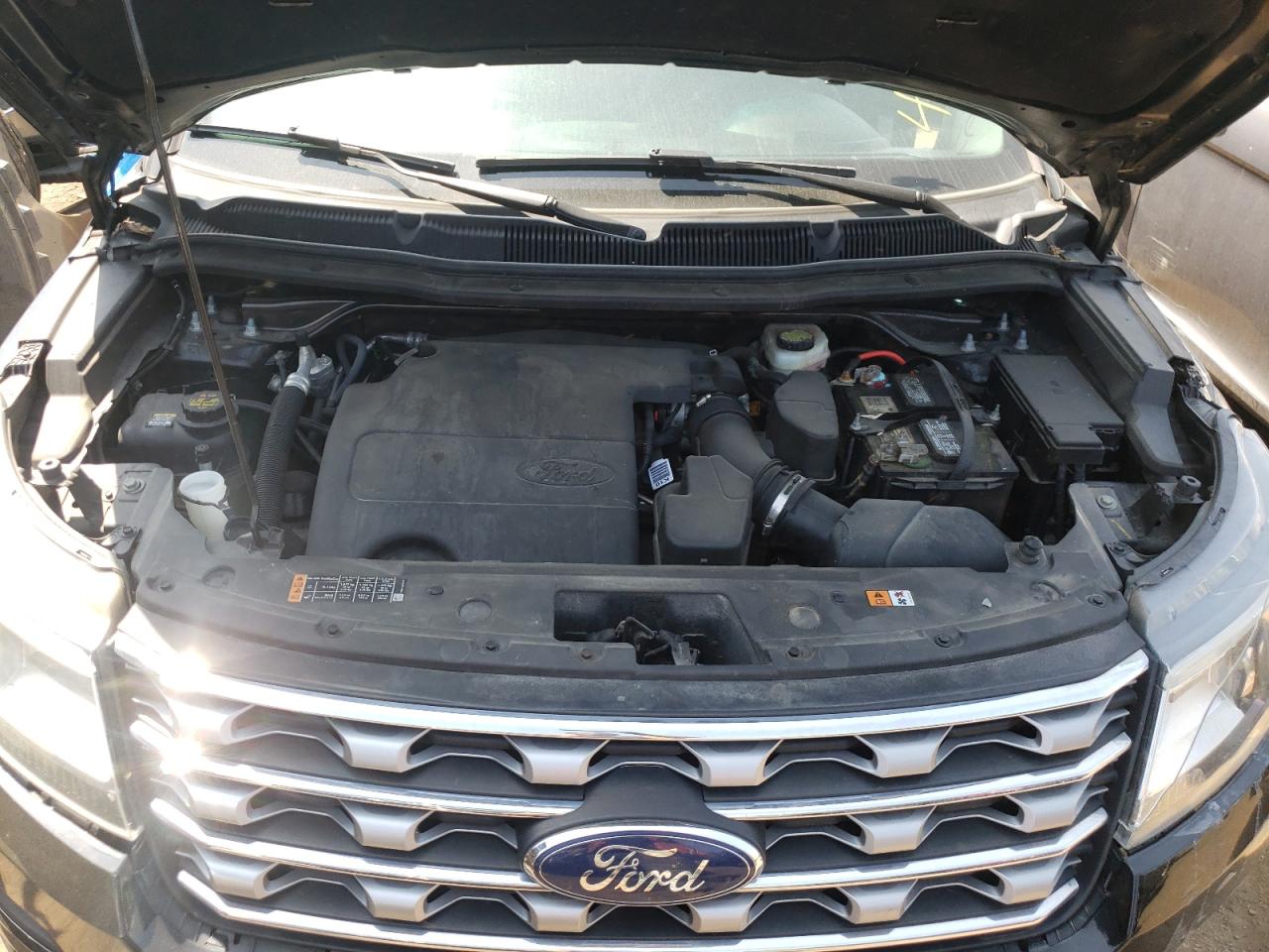 Photo 7 from auction – 2016 FORD EXPLORER L with VIN 1FM5K8F82GGA95962