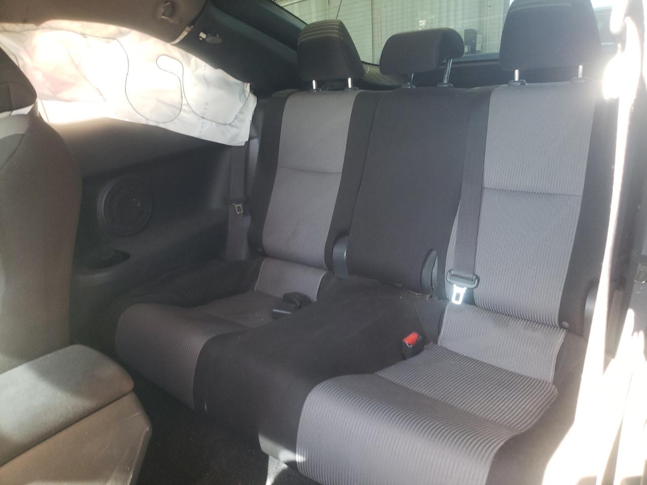 Photo 6 from auction – 2014 TOYOTA SCION TC with VIN JTKJF5C70E3088457