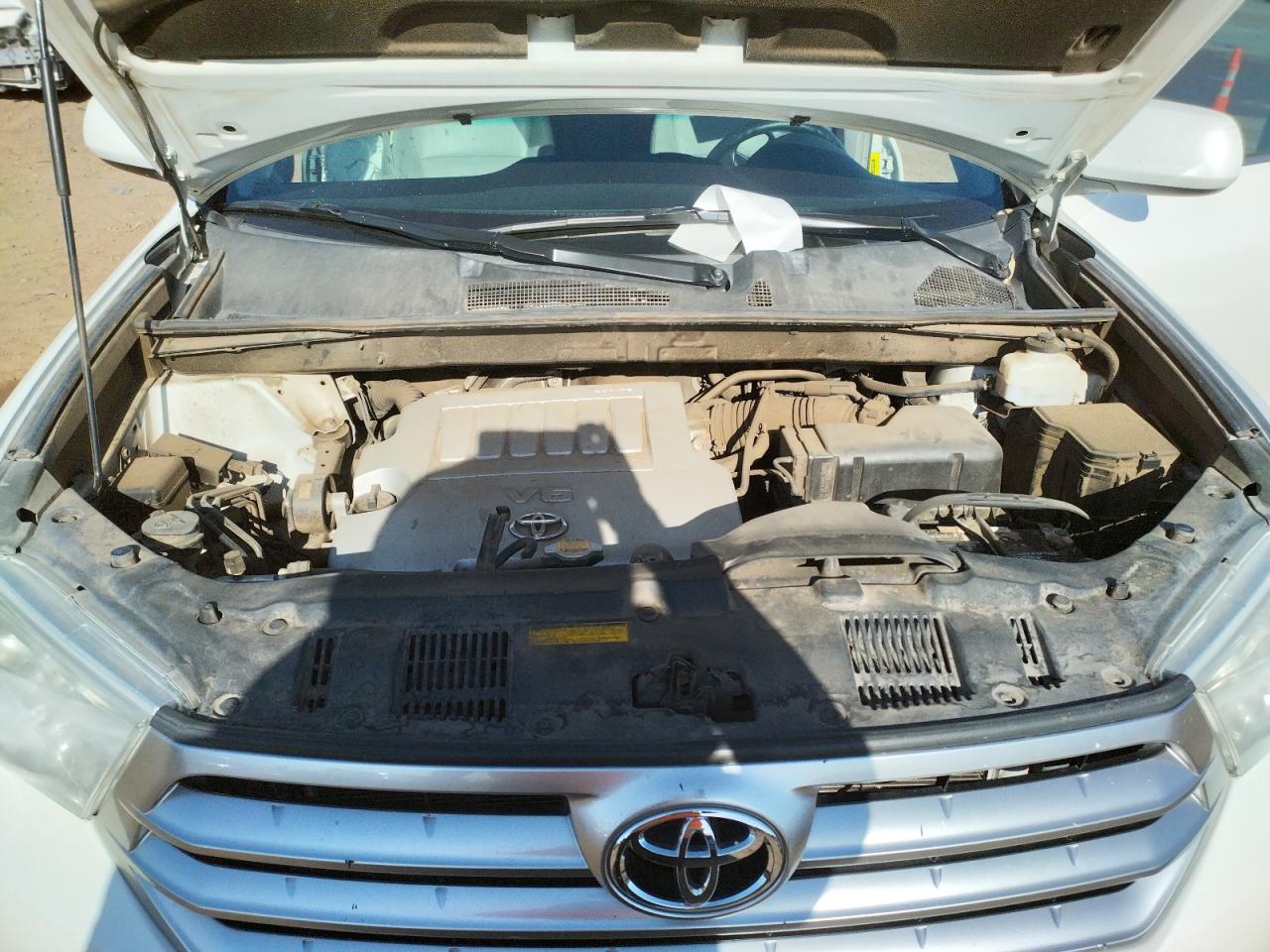 Photo 7 from auction – 2012 TOYOTA HIGHLANDER with VIN 5TDZK3EH0CS071878