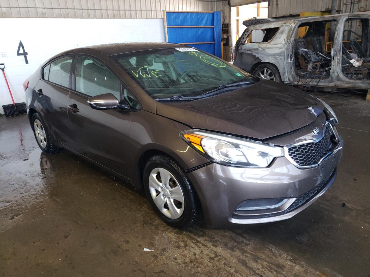 KIA FORTE LX 2015 with VIN KNAFX4A6XF5351555 - Photo from auction