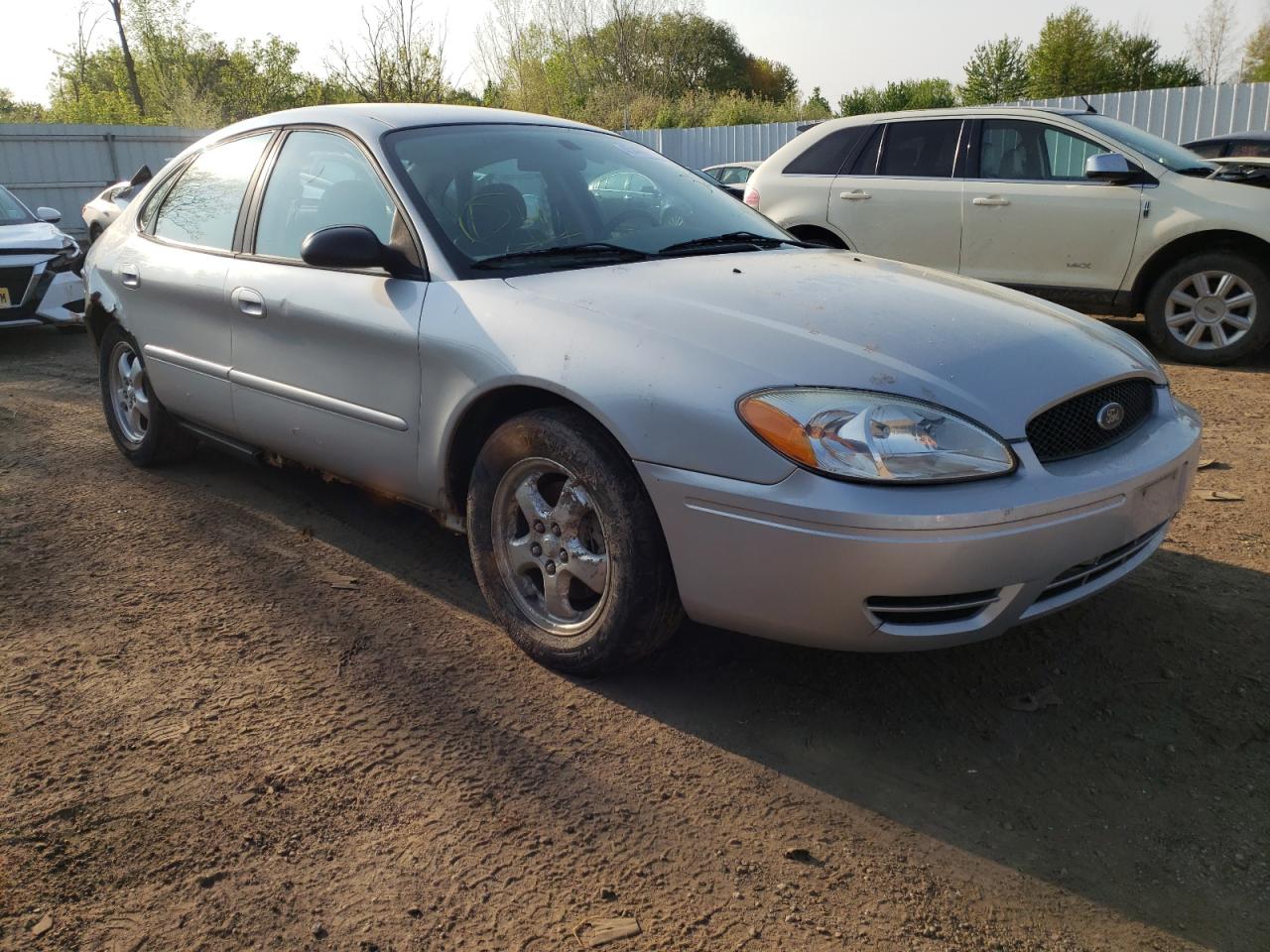 FORD TAURUS SE 2004 with VIN 1FAFP53224A205356 - Photo from auction