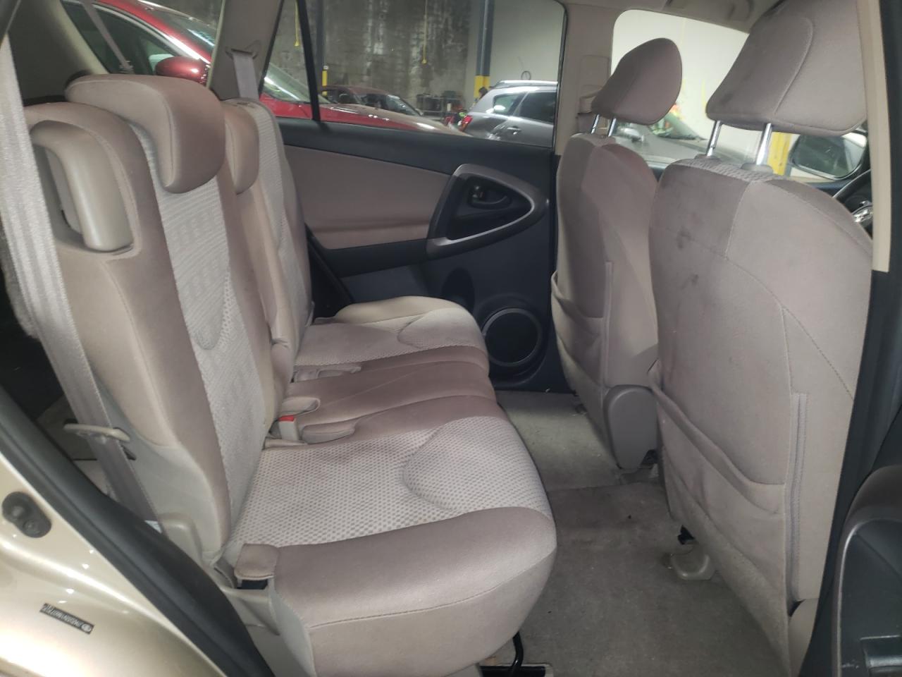 Photo 18 from auction – 2008 TOYOTA RAV4 with VIN JTMZD33V186077070