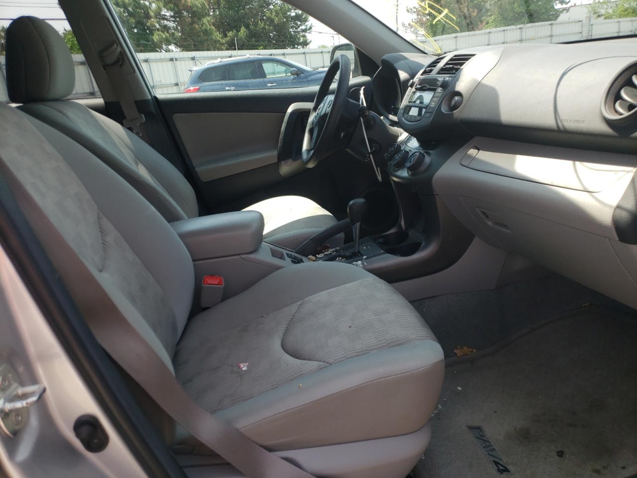 Photo 5 from auction – 2010 TOYOTA RAV4 with VIN 2T3BF4DV5AW074662