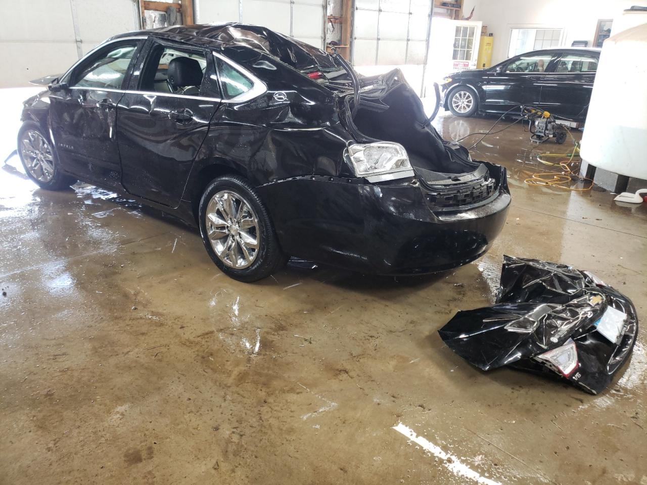 Photo 3 from auction – 2017 CHEVROLET IMPALA LT with VIN 2G1105S36H9175226