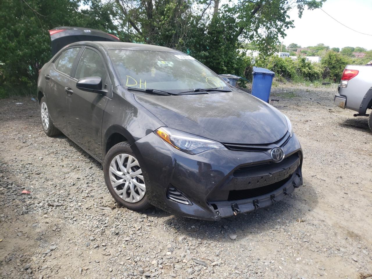 TOYOTA COROLLA L 2019 with VIN 5YFBURHEXKP940302 - Photo from auction