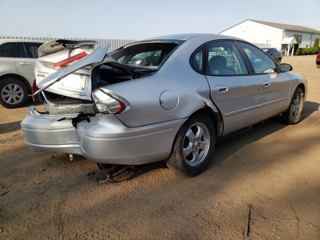 Photo 4 from auction – 2004 FORD TAURUS SE with VIN 1FAFP53224A205356