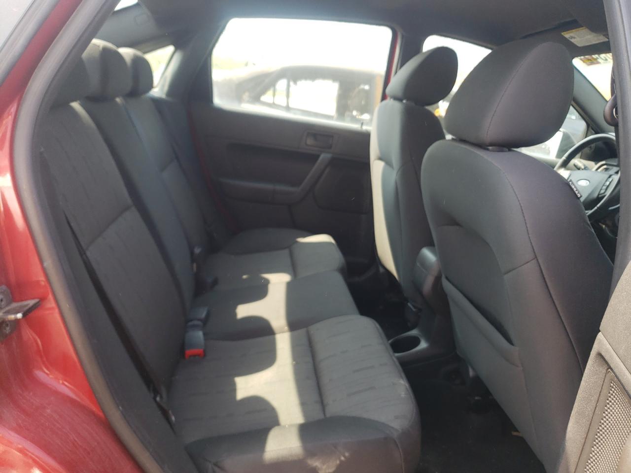 Photo 6 from auction – 2010 FORD FOCUS SE with VIN 1FAHP3FN3AW166049