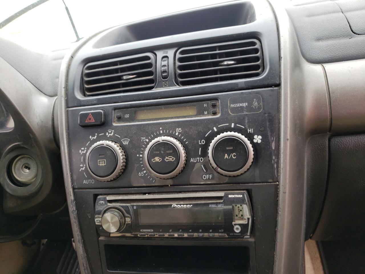 Photo 9 from auction – 2001 LEXUS IS 300 with VIN JTHBD182210005595
