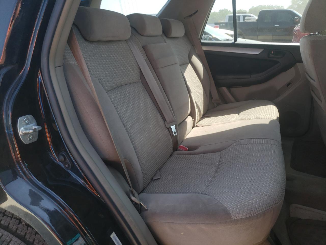 Photo 6 from auction – 2005 TOYOTA 4RUNNER SR with VIN JTEBT14R558025009