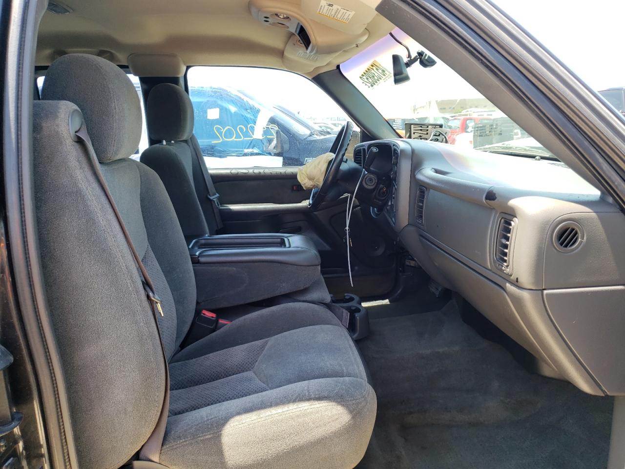 Photo 5 from auction – 2003 CHEVROLET SILVERADO with VIN 2GCEC19V331131725