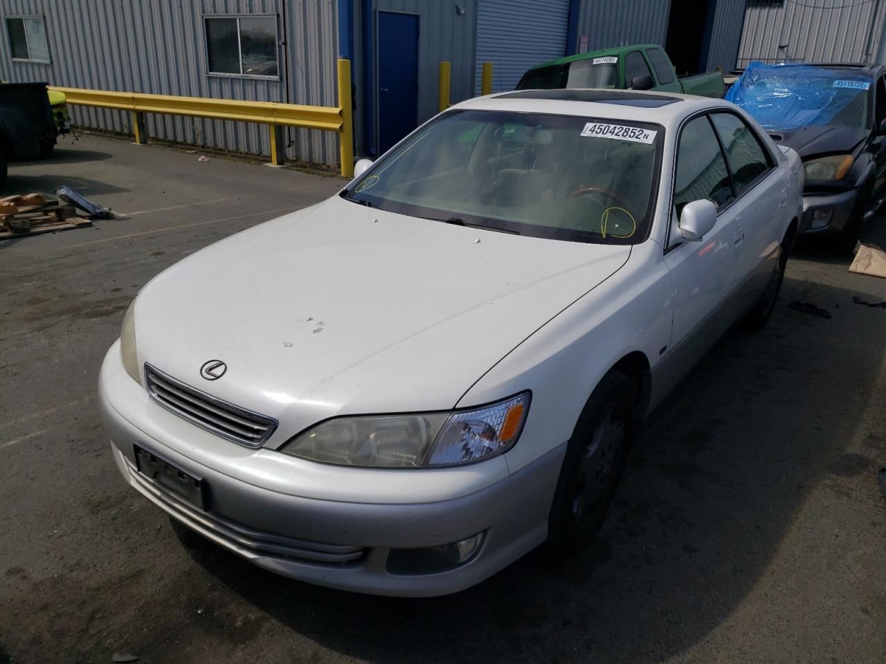 Photo 2 from auction – 2001 LEXUS ES 300 with VIN JT8BF28G210313622