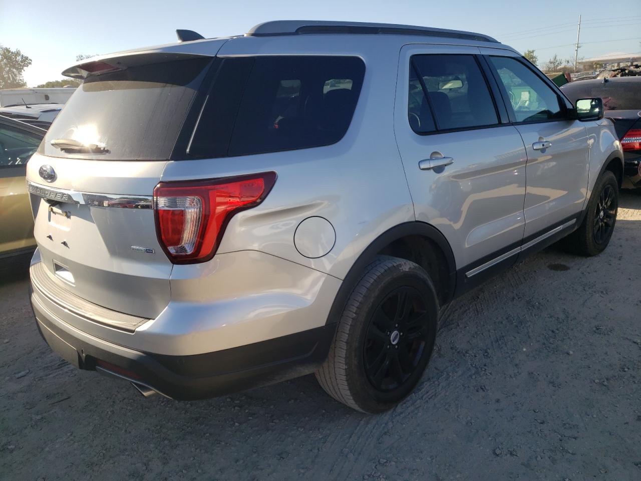 Photo 4 from auction – 2019 FORD EXPLORER X with VIN 1FM5K8DH7KGA67151