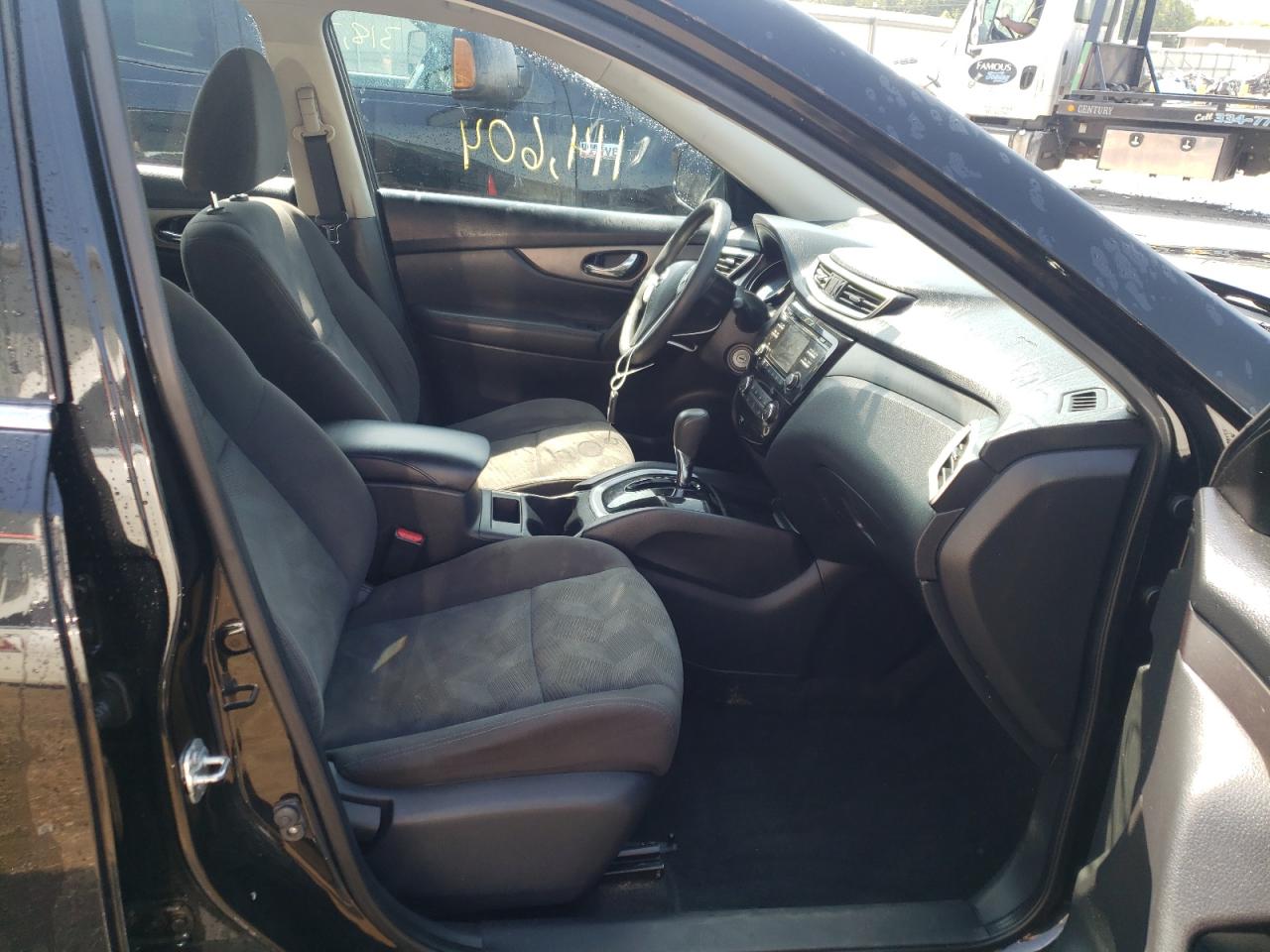 Photo 5 from auction – 2016 NISSAN ROGUE S with VIN KNMAT2MV6GP677052