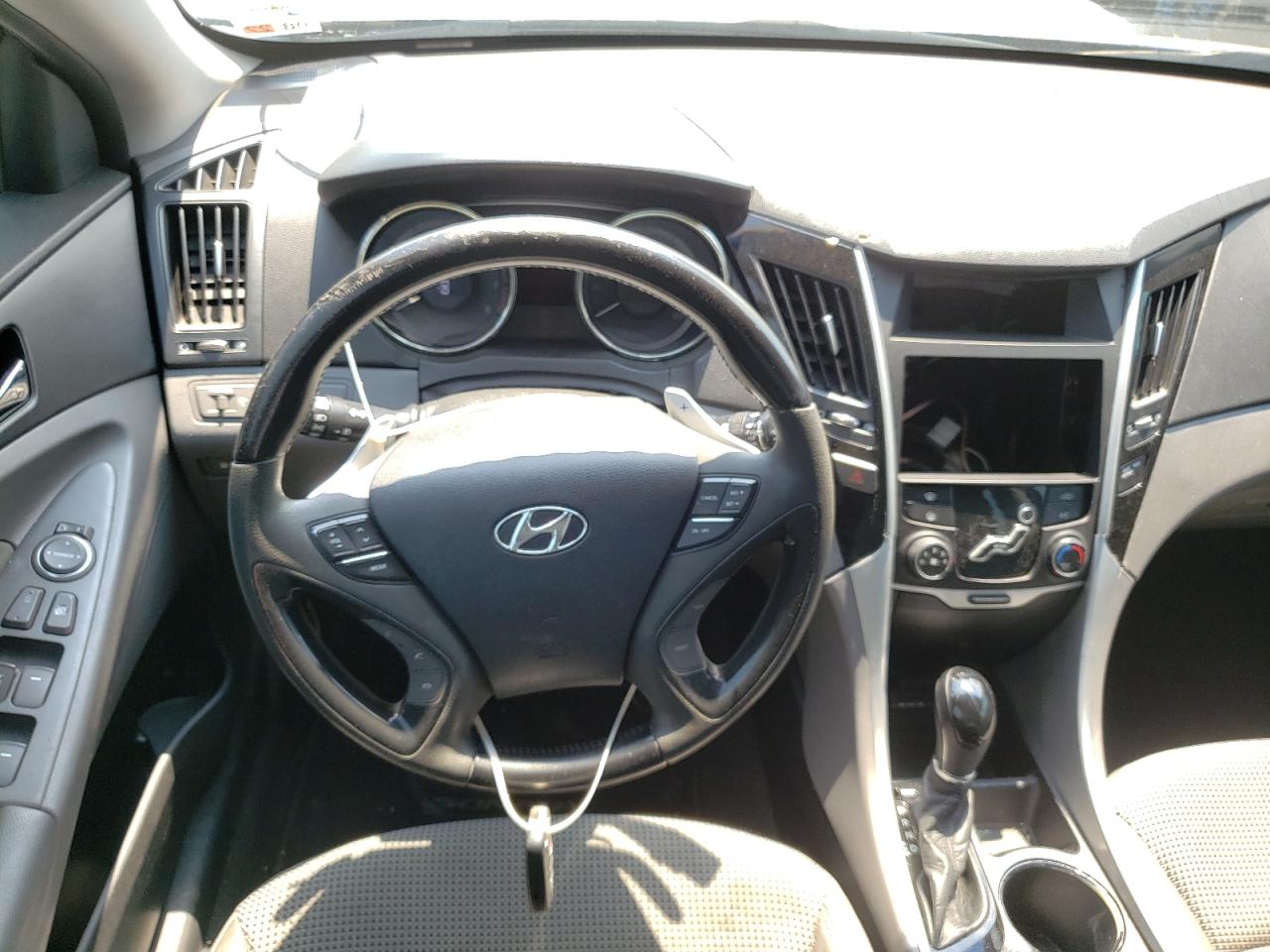 Photo 9 from auction – 2011 HYUNDAI SONATA SE with VIN 5NPEC4AC7BH129498