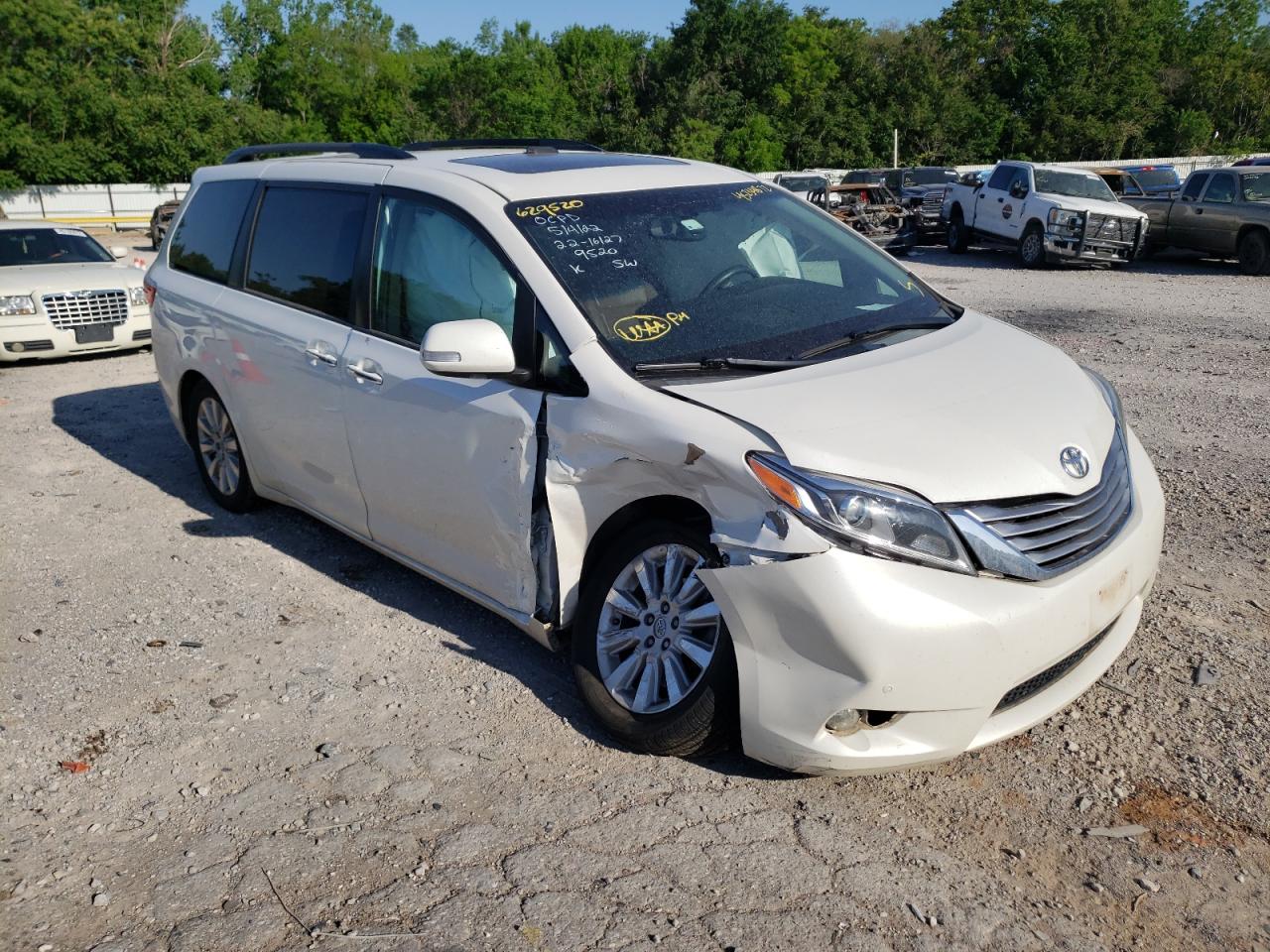TOYOTA SIENNA XLE 2015 with VIN 5TDYK3DC1FS629520 - Photo from auction