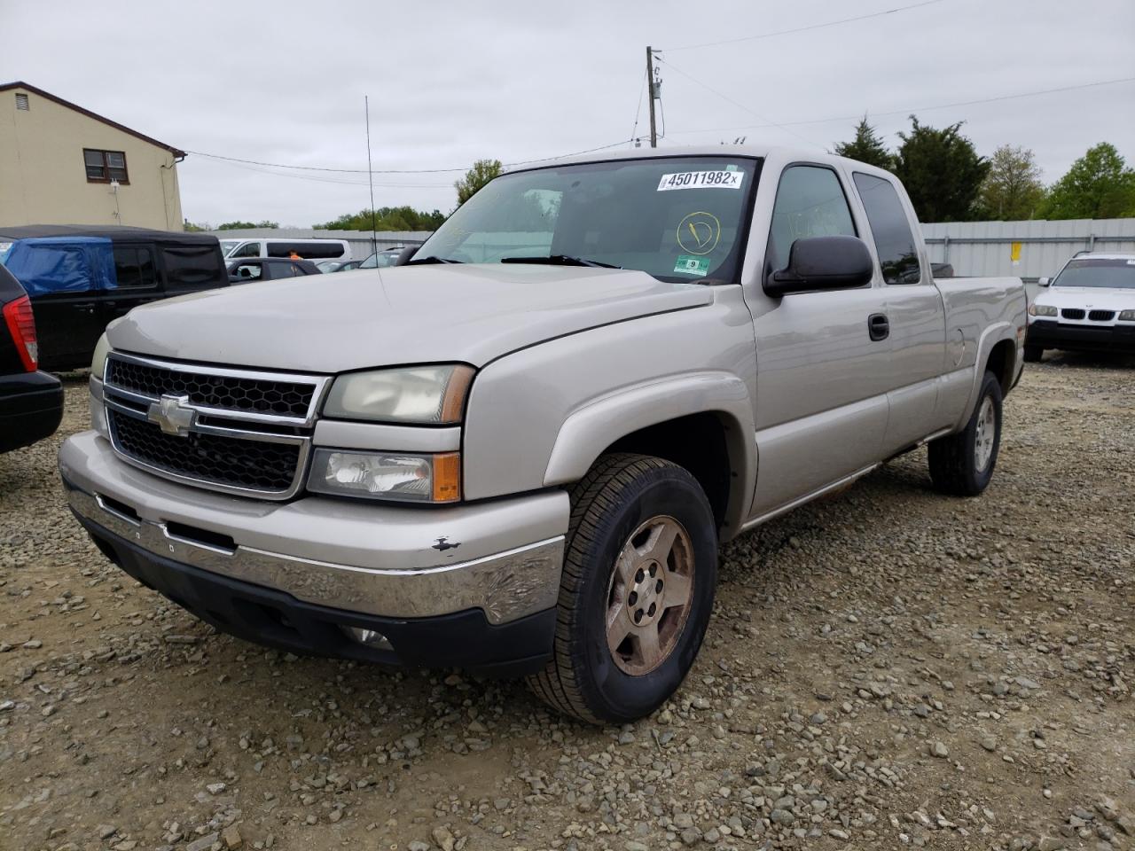 Photo 2 from auction – 2006 CHEVROLET SILVERADO with VIN 1GCEK19B76E260482
