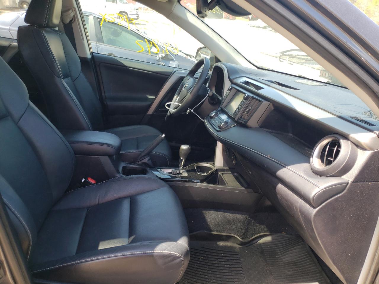Photo 5 from auction – 2017 TOYOTA RAV4 LIMIT with VIN 2T3DFREV4HW674846