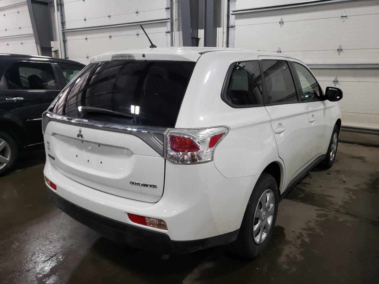 Photo 4 from auction – 2014 MITSUBISHI OUTLANDER with VIN JA4AD2A3XEZ005460