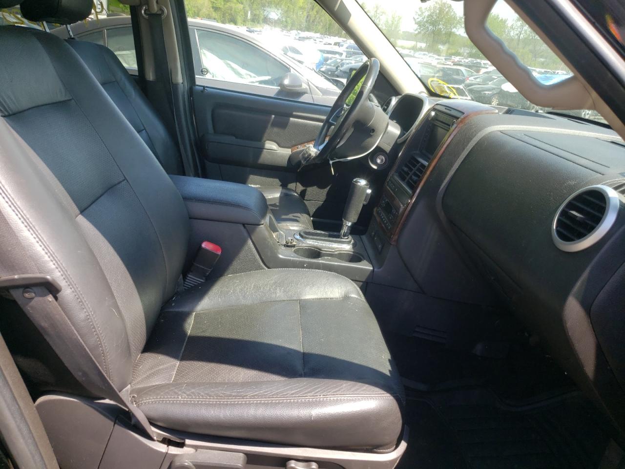 Photo 19 from auction – 2008 MERCURY MOUNTAINEE with VIN 4M2EU48808UJ06149
