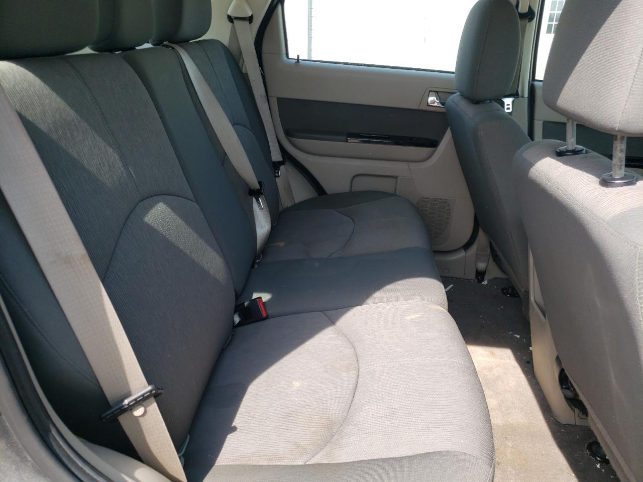 Photo 6 from auction – 2010 MAZDA TRIBUTE I with VIN 4F2CY0C74AKM02446
