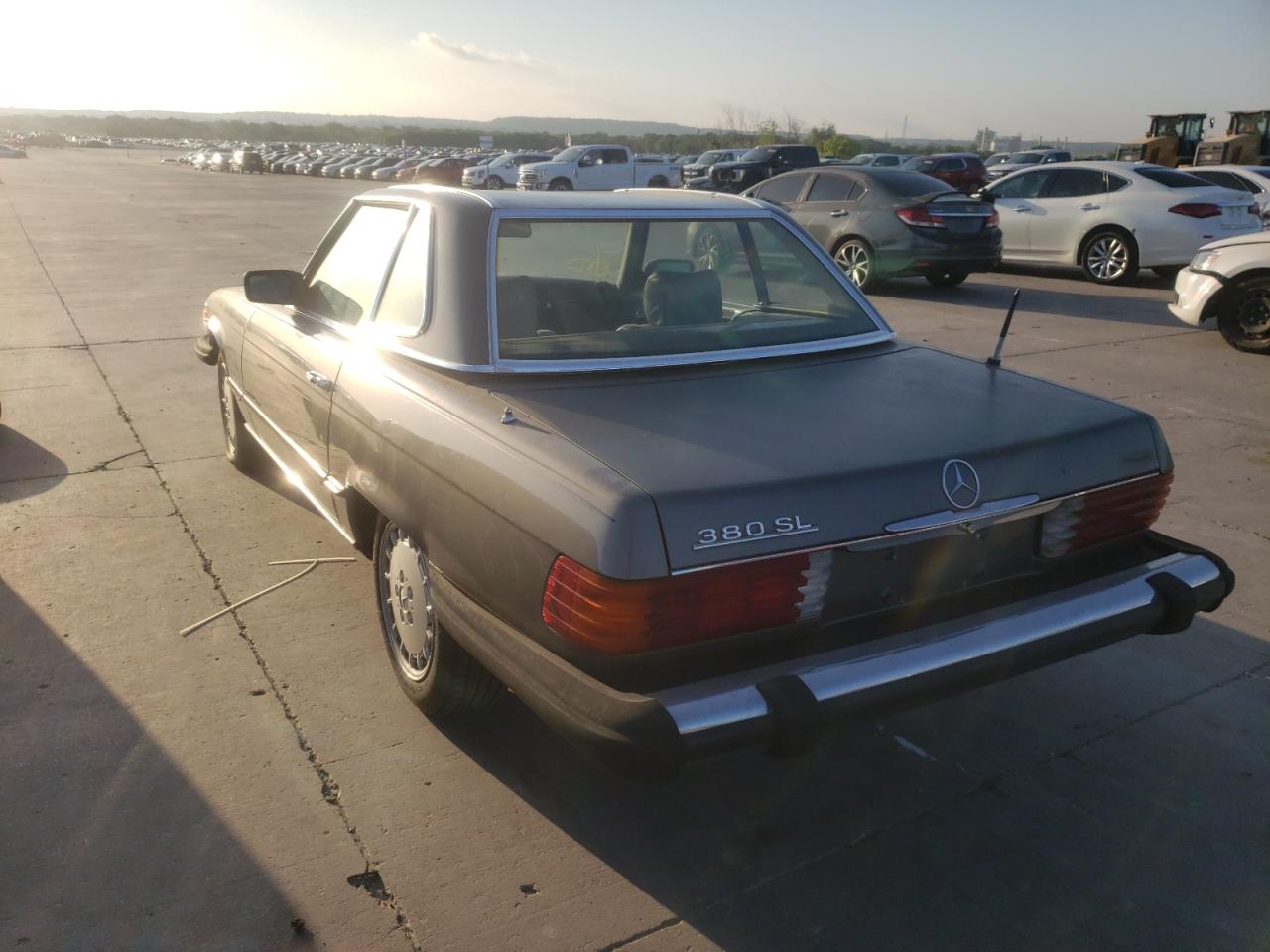 Photo 3 from auction – 1981 MERCEDES-BENZ 380 SL with VIN WDBBA45A4BB007943