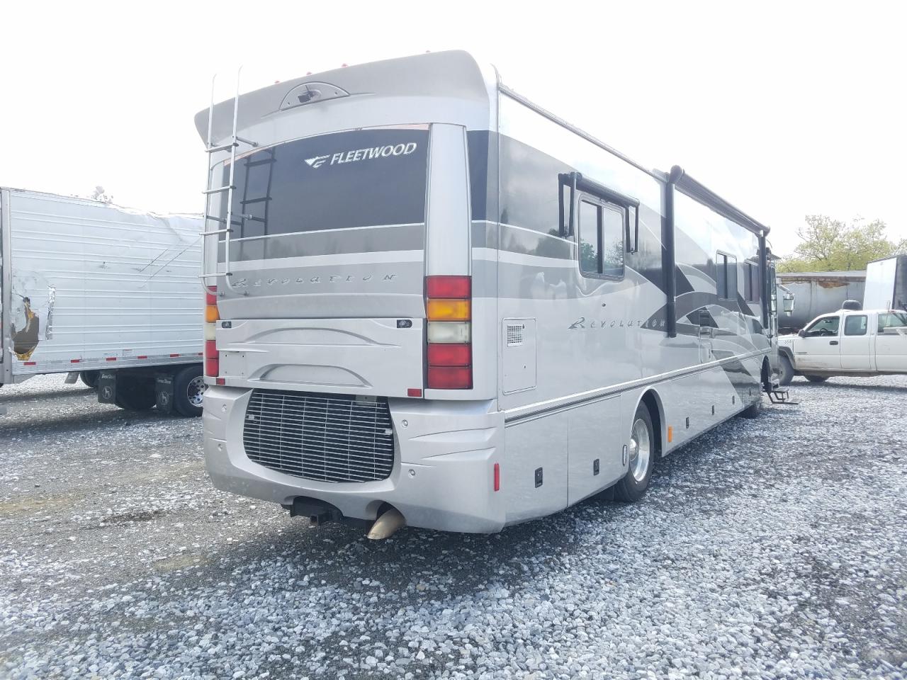 Photo 4 from auction – 2005 FREIGHTLINER CHASSIS X with VIN 4UZAAHDC65CN82028